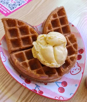Mango Ice cream Waffle  ~ 7/6/22 at Heartbreak Melts in Northeast Singapore