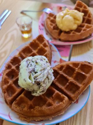Peppermint Ice Cream Waffle ~ 7/6/22 at Heartbreak Melts in Northeast Singapore