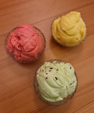 Strawberry Mango Peppermint ~ 22/9/22 at Heartbreak Melts in Northeast Singapore