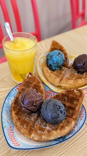 Vegan Ice-Cream & Waffles at Heartbreak Melts in Northeast Singapore