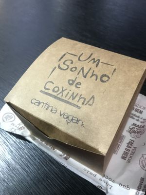 Embalagem de papel!  at Um Sonho de Coxinha (Cantina Vegana) in Sao Paulo