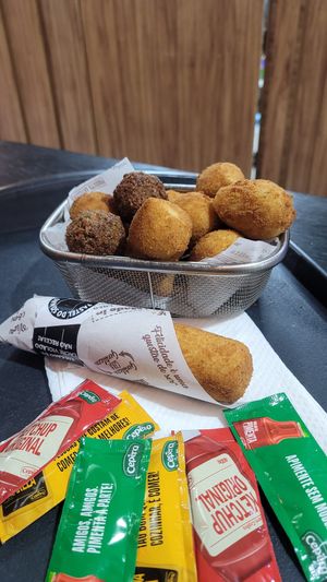 Vegan Dog, Veese and Veatballs at Um Sonho de Coxinha (Cantina Vegana) in Sao Paulo
