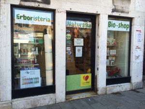 storefront  at Naturalia in Venice