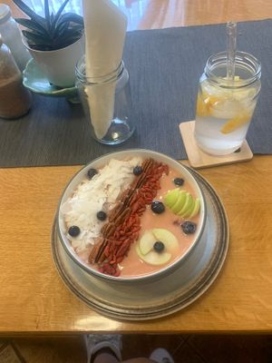 Delicious smoothie bowl and the best lavender lemonade 💜  at Cirkele in Eger