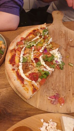 Vegan Kebab pizza at Veganska Ölbaren in Stockholm
