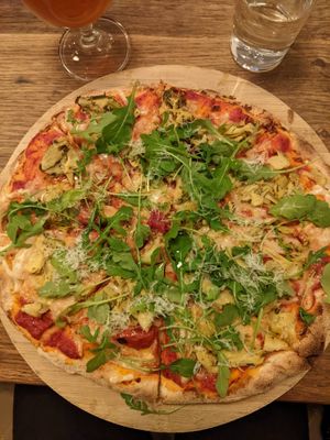 Artichoke pizza (209 SEK) - 4/5. at Veganska Ölbaren in Stockholm
