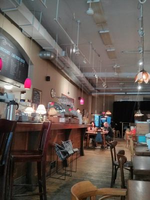 Vue de l'entrée at Cafe Cambio in Chicoutimi