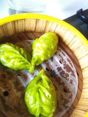 Ravioli di verdure al vapore, ripieni di verdure e spaghetti di soia at JI in Mapello