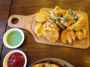 Pakora platter at Gandhi Indian Restaurant & Lounge in Bishkek