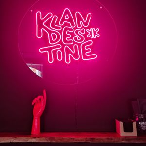 We love neon signs at Klandestine in Basel