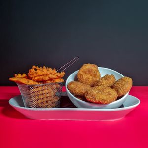 No-chikken nuggets and sweet potato waffle fries at Klandestine in Basel