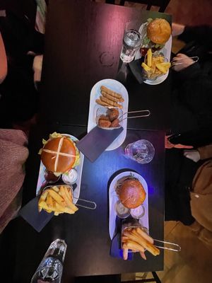 Cheese sticks, Nuggets, Lauge Burger, The Klandi Burger  at Klandestine in Basel