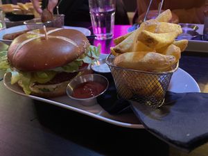 Lauge Burger and Garlic Fries  at Klandestine in Basel