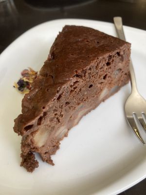 Schoko Birnen Kuchen   at Klara Grün - Café in Erfurt