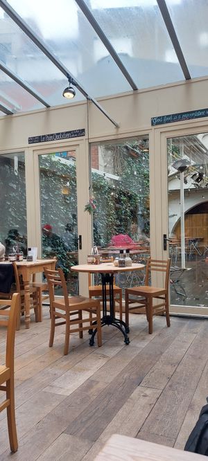  at Le Pain Quotidien in Brussels