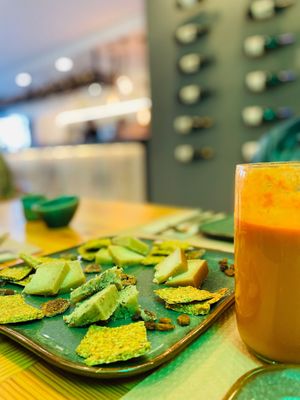 Tabla de quesos veganos. at Greens 42 in Alicante