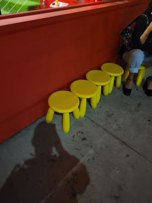 Outside eating at Mr.Charlie's - Los-Angeles in Los Angeles