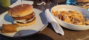 La mejor hamburguesa y papas que he probado 🏵️ at Bean Plant-Based Food in Mexicali