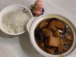 Lu Wei 卤味. Photo by Henry Lau aka Mr Purple. at e Veg - Marina Square - 益素食 in Central Singapore