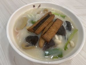 Veg fish bee hoon soup  at e Veg - Marina Square - 益素食 in Central Singapore