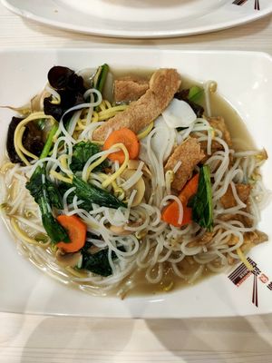 Fried hokkien mee at e Veg - Marina Square - 益素食 in Central Singapore