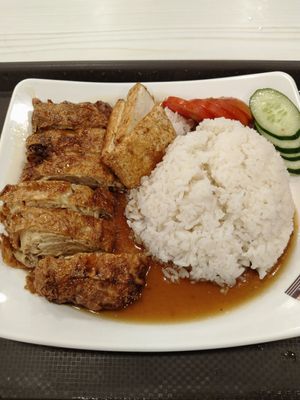 五香鸭饭$6 at e Veg - Marina Square - 益素食 in Central Singapore