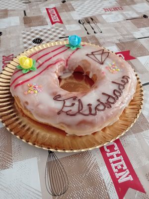 Donut vegano gigante at La Guafle in Elche