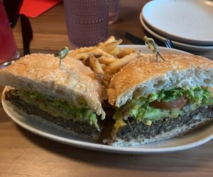 Burger  at Planta in Bethesda