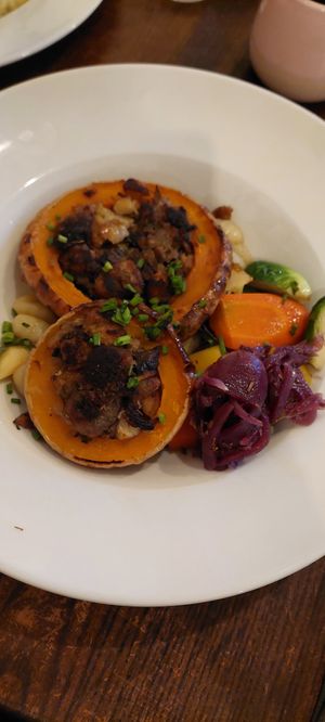 Gefüllter Kürbis mit Gnocchi at Tisch in Vienna