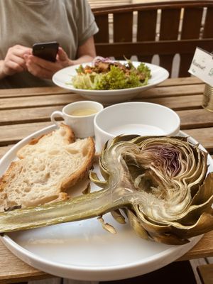 Artischocke   at Tisch in Vienna