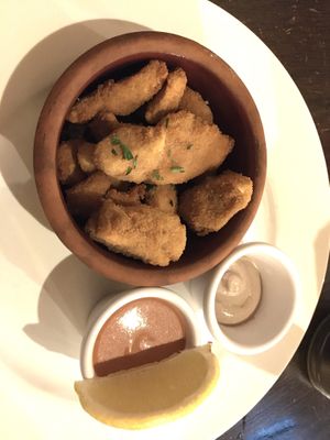 Chicken of the woods nuggets with dip  at Tisch in Vienna