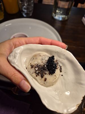 Oysters at Tisch in Vienna