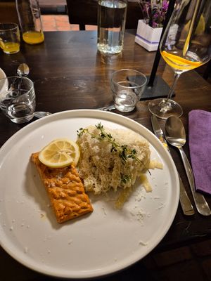 Salmon with noodles at Tisch in Vienna