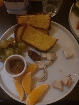 Cheese platter at Tisch in Vienna