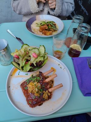 Slow Roasted Spare Ribs und Spargel mit Bohnen und Layerserdäpfel at Tisch in Vienna