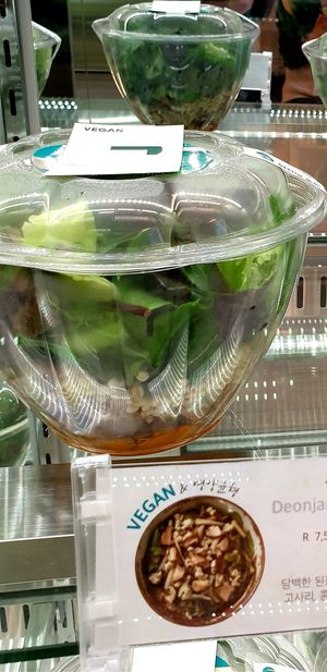 Deon at Salad Shop in Seoul