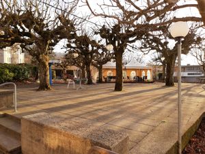 Outdoor seating (in winter) at Guggital in Zug