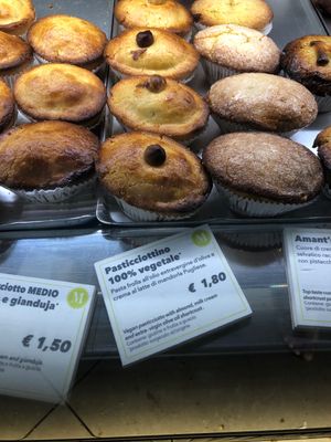 Vegan „Pasticciottino"  at Martinucci Laboratory in Rome