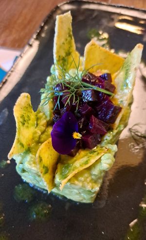 Guacamole con nachos e barbabietola rossa at ORA in Florence