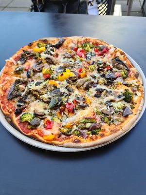 Vegane Pizza mit Grillgemüse at Saray Grill in Neubrandenburg