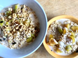 Healthy breakfast with seasonal fruit   at Orange Bloom Homestead and Guesthouse in Azeitao