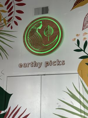 Adentro  at Earthy Picks in Orlando