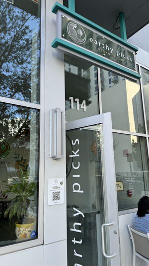 Afuera  at Earthy Picks in Orlando