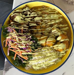 Chicks in a Curry Bowl at Earthy Picks in Orlando