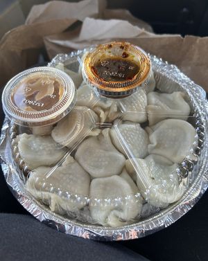 Dumpling pour emporter   at Mama Dumpling in Longueuil