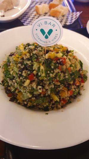 Tabule de quinoa con arándanos #Veganuary at Vibar in Madrid
