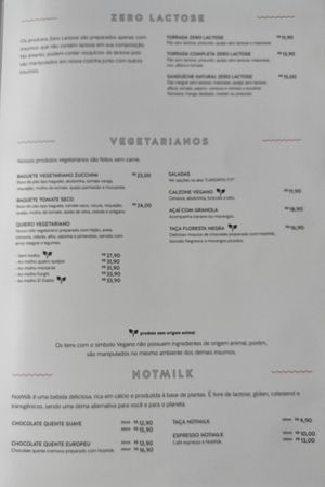 Opções veganas bem destacadas no menu. at Quiero Café in Blumenau