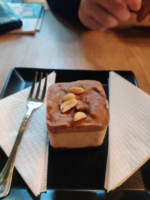 Raw peanut cake at Food Garden in Zagreb