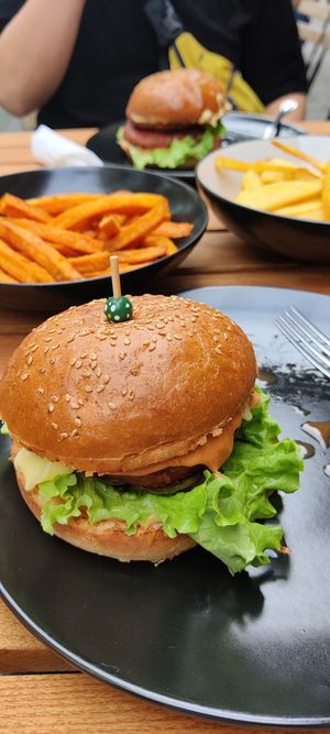 Double burger & Smoke Cheese with side fries & sweet potatoes at Food Garden in Zagreb
