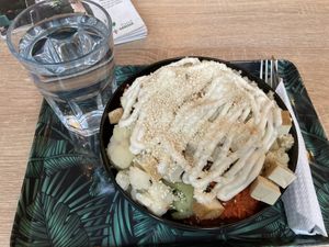 Quinoa, broccoli, hummus, guacamole, tofu and so on.   at Food Garden in Zagreb